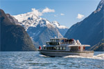 Cruising on Milford Sound wutg Mitre Peak Cruises